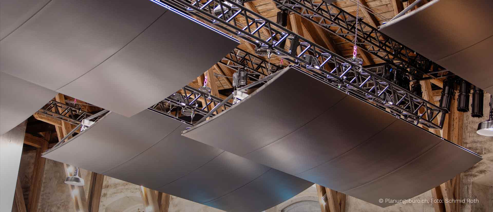 Bühnentechnik an Decke